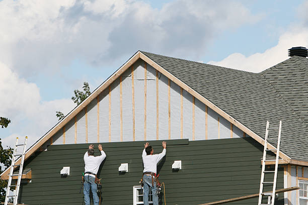 Professional Emergency Siding Repair technician working in Delaplane, VA